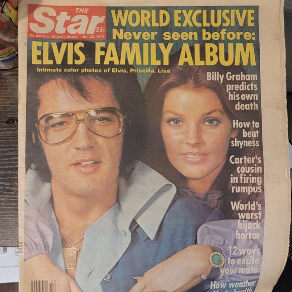 The Star - Oct 25, 1977 - Elvis Family Album Issue - Picture 1 of 1